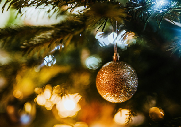 joyful-holiday-traditions-blended-families.jpg