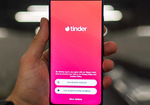 Dangers-Of-Online-Dating-&-What-To-Watch-Out-For-As-A-Divorcee?